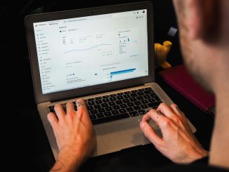 Google Analytics GA4 - Photo by Myriam Jessier/U