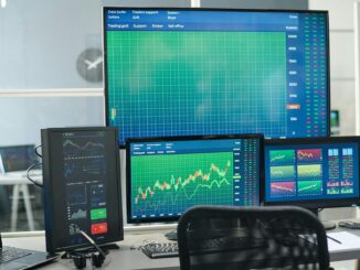 Analyzing markets is important, but even more crucial is starting with clear objectives and a strategy suited to your profile. Photo U 